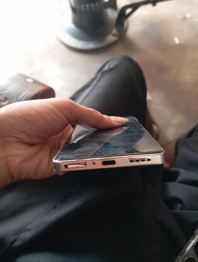 Infinix Note 40 4