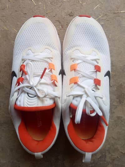 Nike running shoes Original /white, orange/ . size US 6y, EU 38.5/