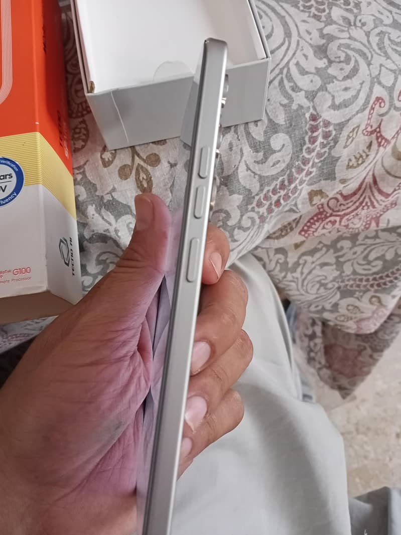 spark 40 pro complete box 2