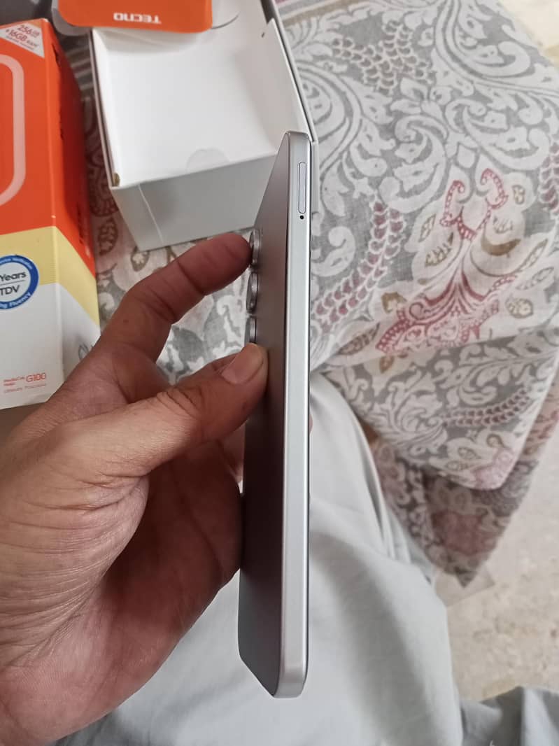 spark 40 pro complete box 4