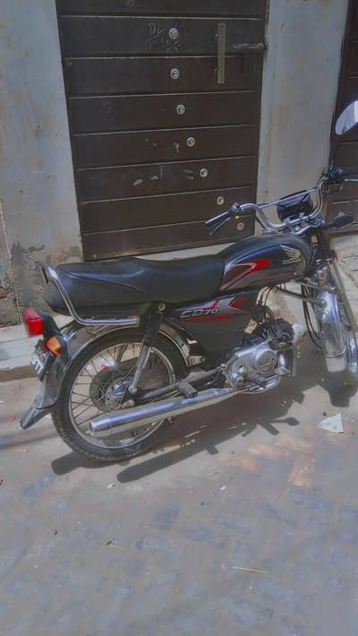 CD70 25 model black