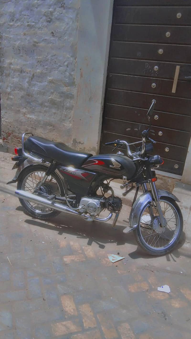 CD70 25 model black 1