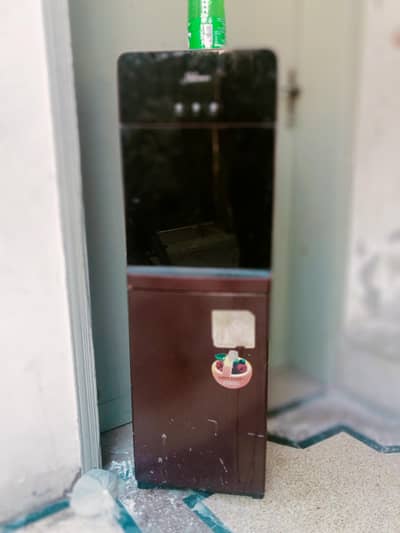 water dispenser good condition cooling okay