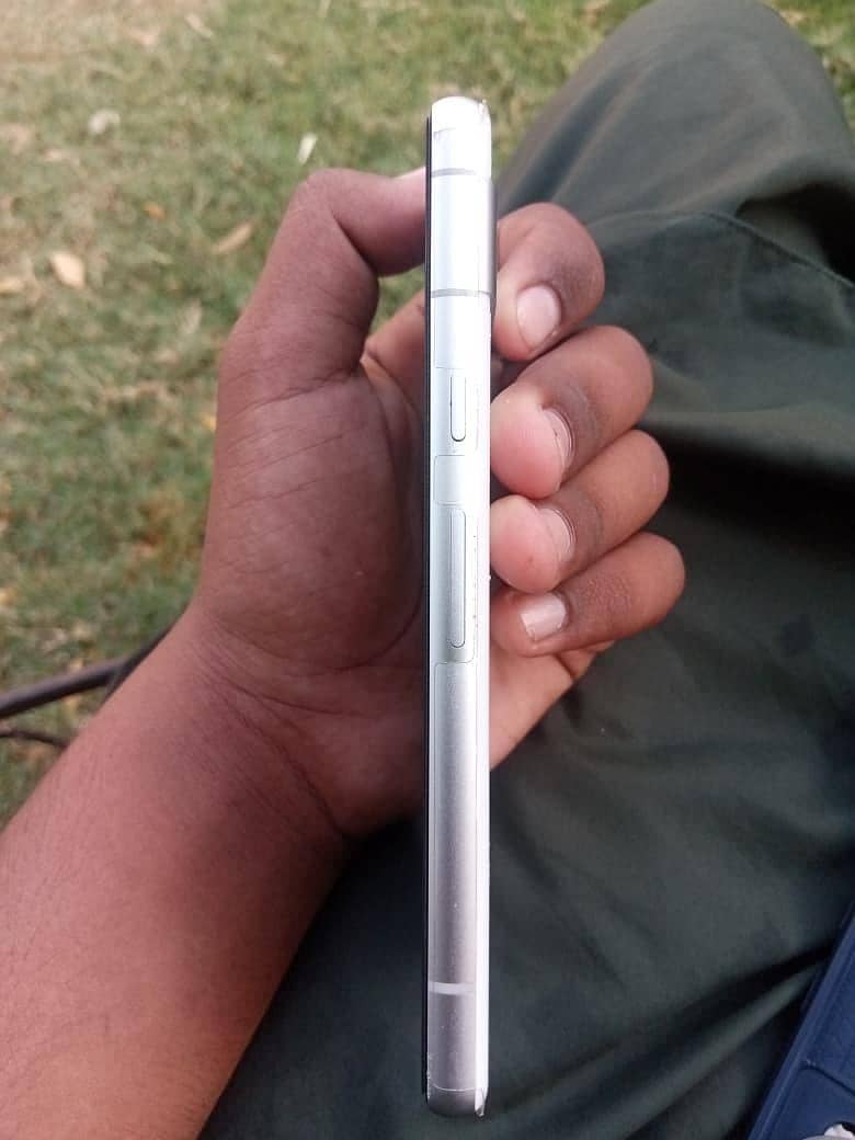 Google Pixel 7a 2