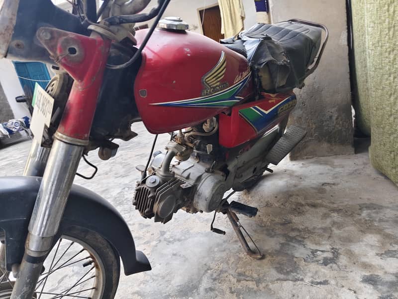 Honda CD70 5
