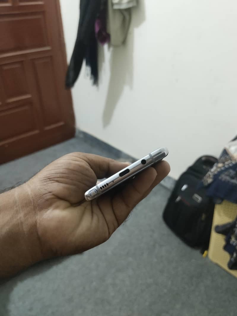 Samsung Mobile Note 8 3