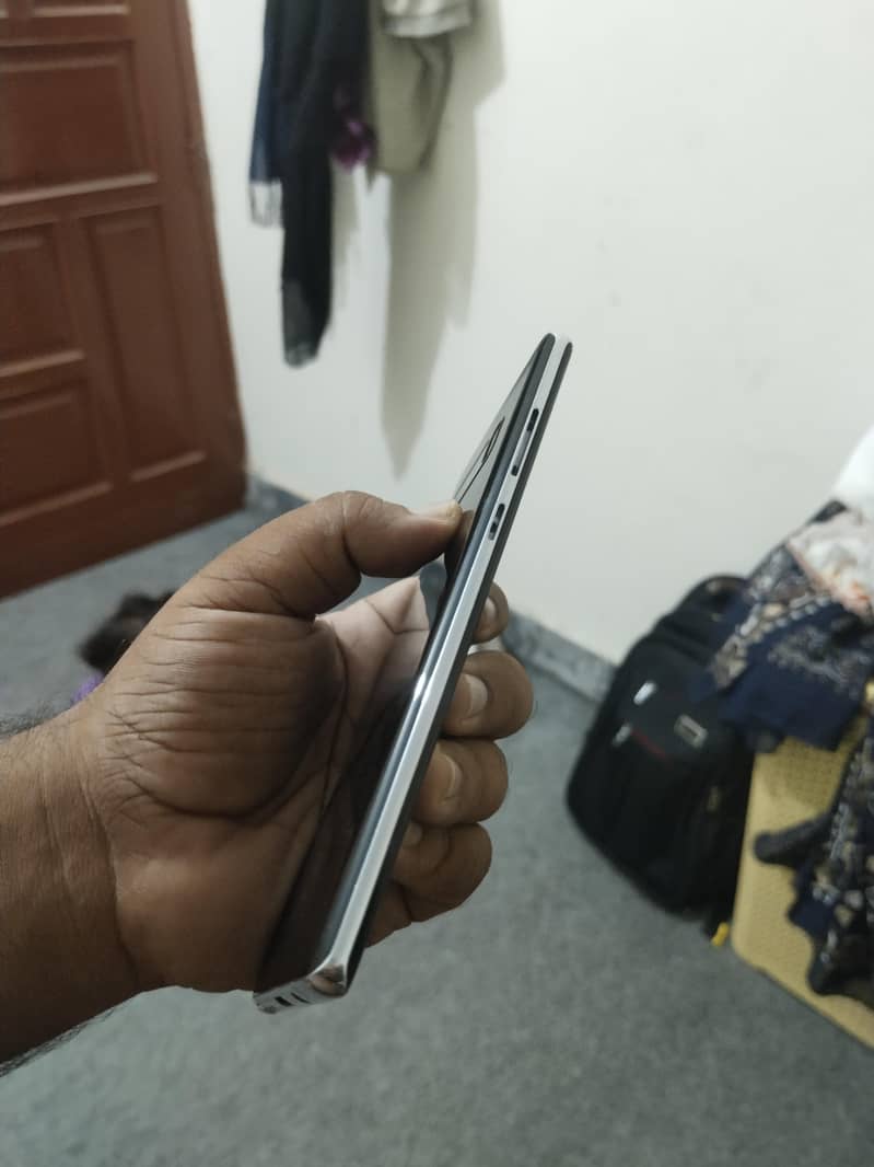 Samsung Mobile Note 8 4