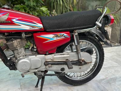 Honda 125 Red