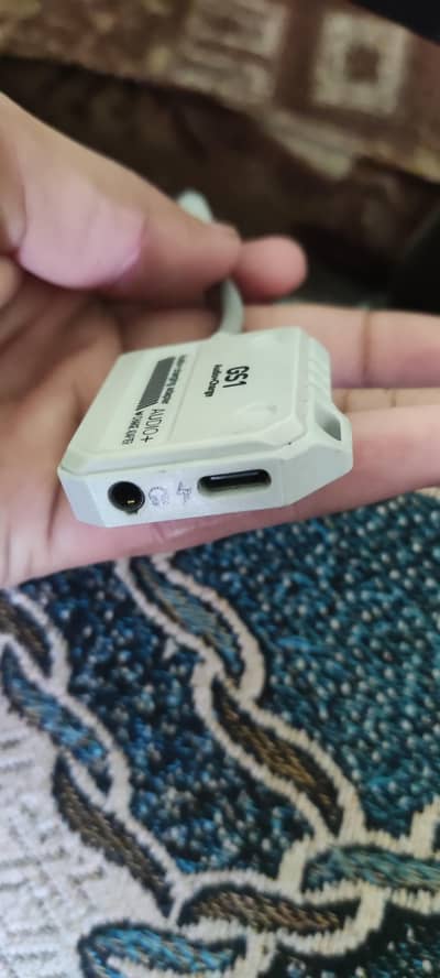 Gs1 C type to 3.5 with fast Charging Splitter
