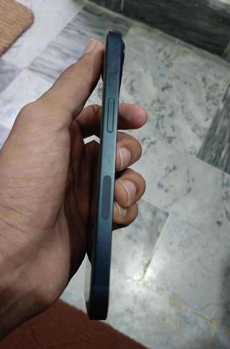 Apple iPhone 13 6