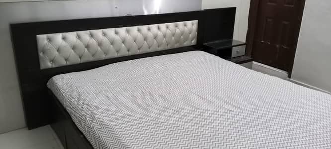 Bedroom set italian style (with mattress)