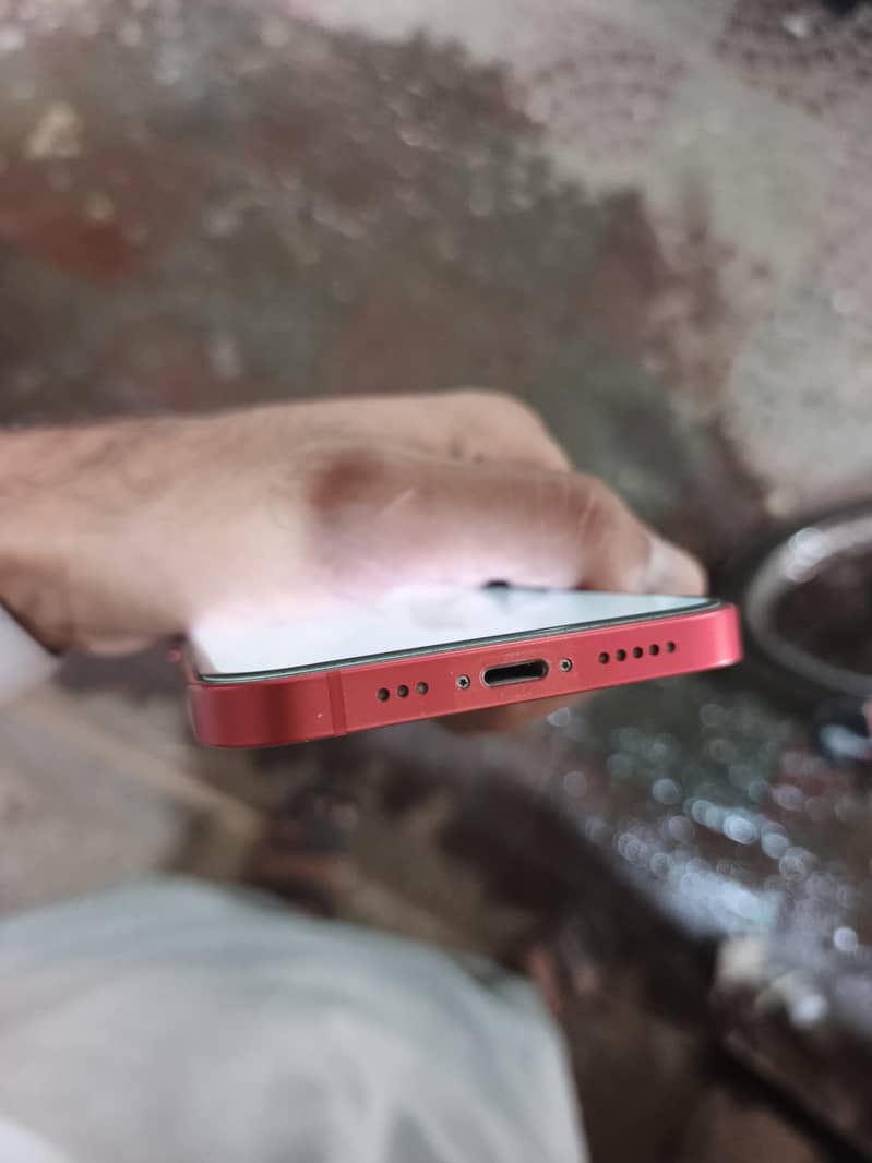 Apple iPhone 12 4