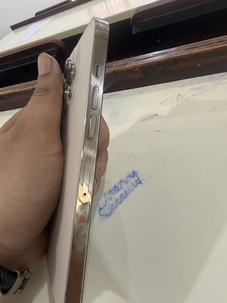 Apple iPhone 13 Pro 1