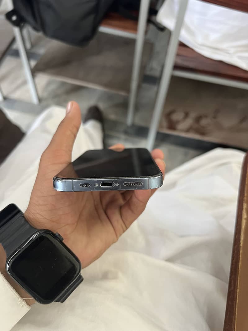 Apple iPhone 13 Pro 1