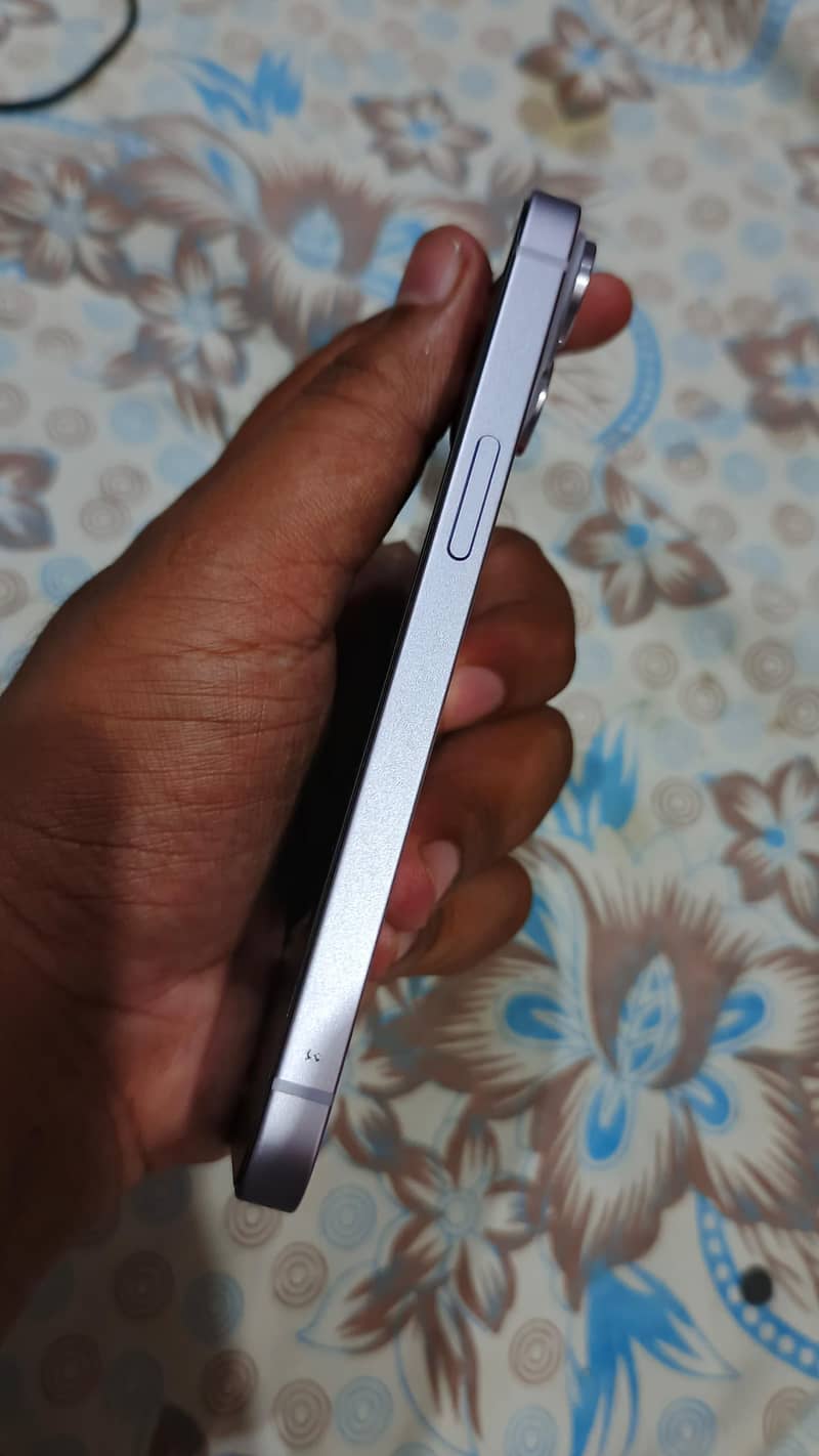 Apple iPhone 14 5