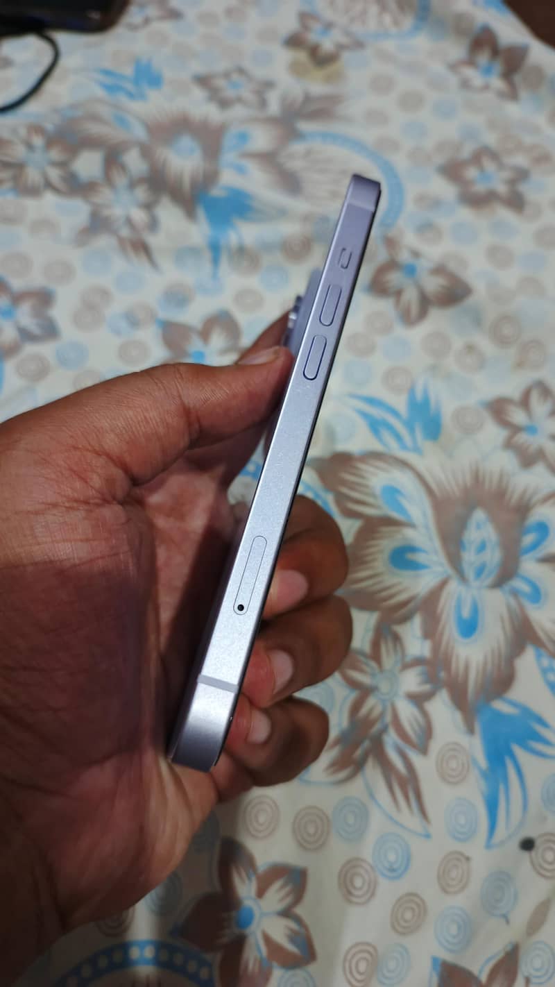 Apple iPhone 14 7
