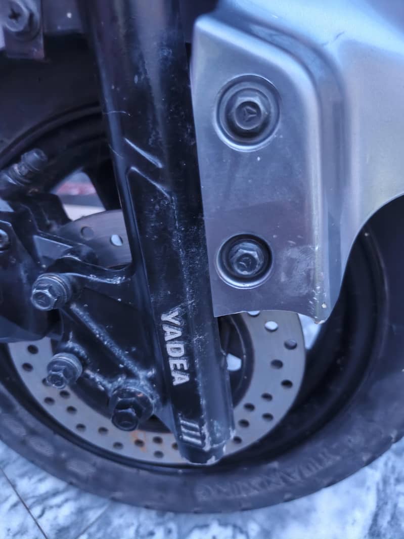 Metro E8s without batteries 3