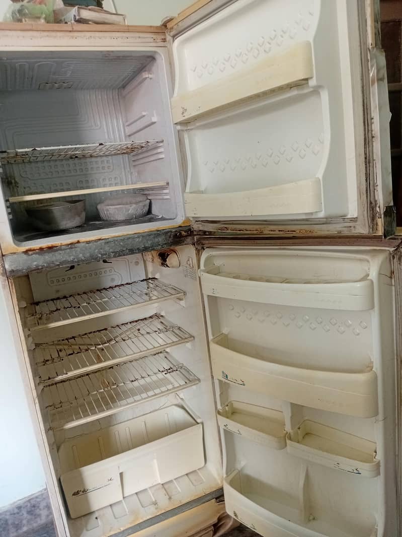 refrigerator 0