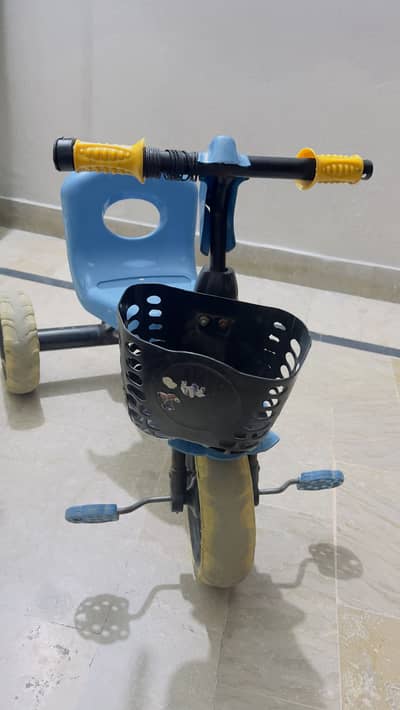 Kids tricycle