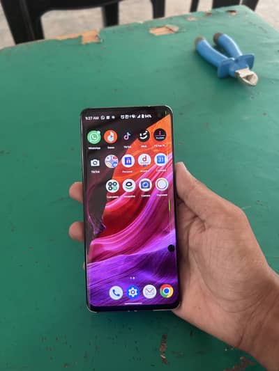 Docomo f51A 8 128 gaming phone egg display