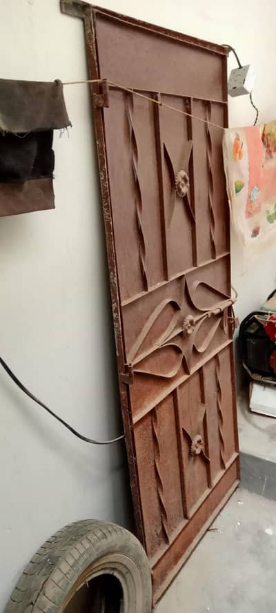iron door in good condition