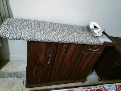 iron stand good condition