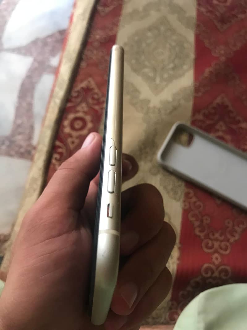 Apple iPhone 11 3