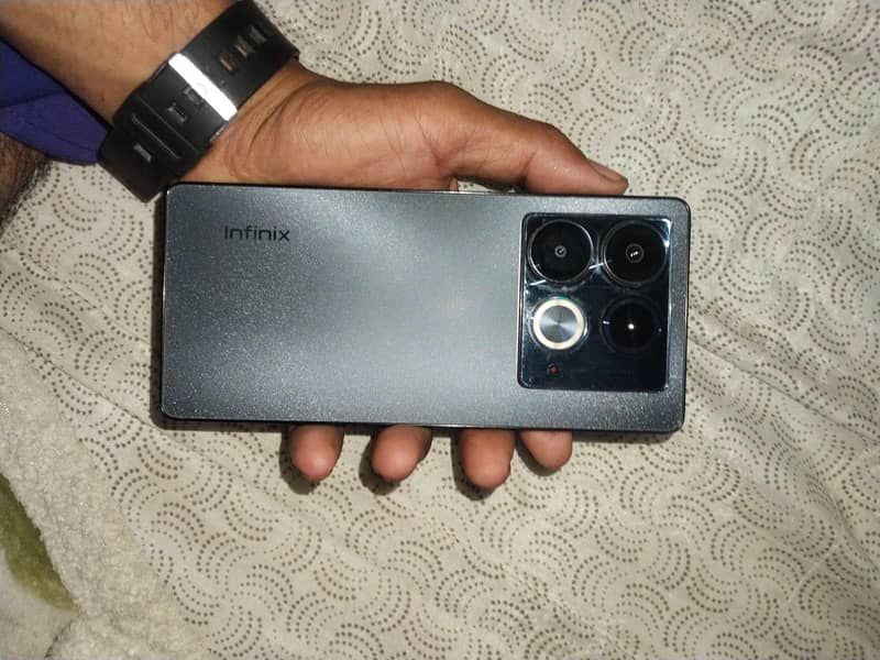 Infinix Note 40 5
