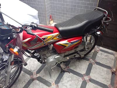 Honda 125 urgent for sale 25 model
