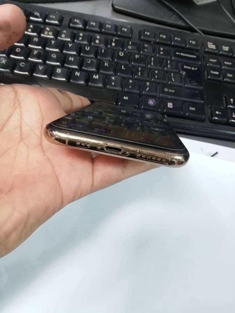 Apple iPhone 11 Pro 2