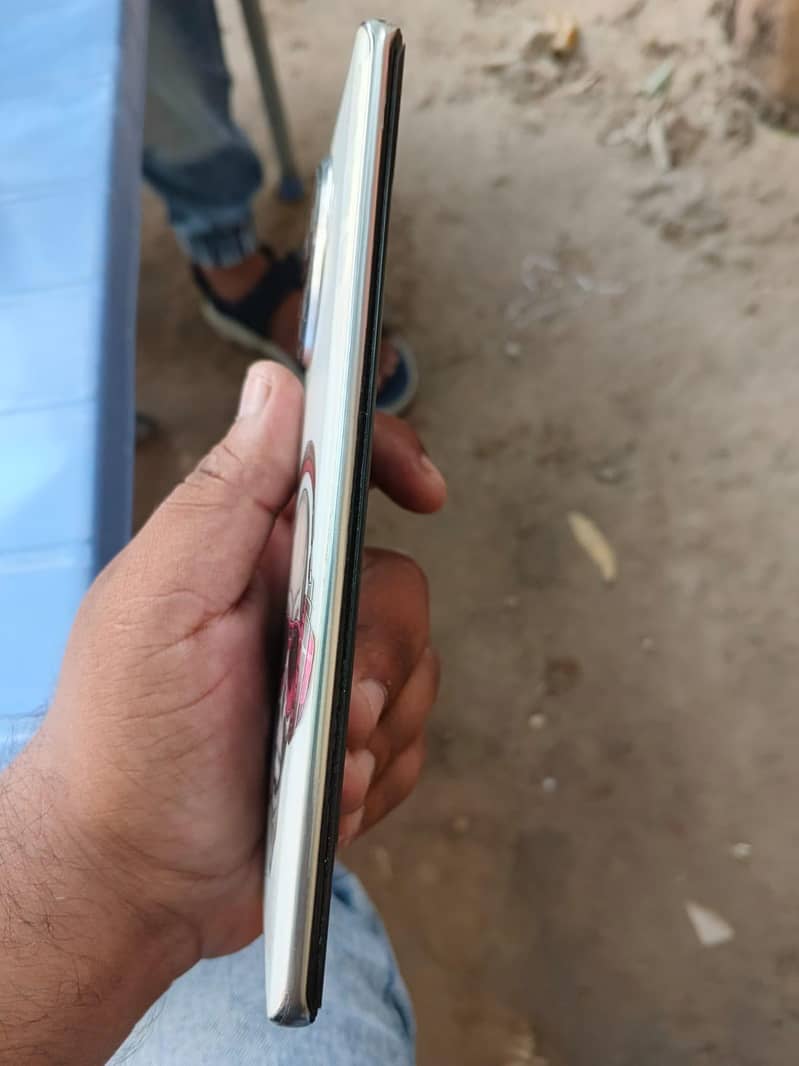 Tecno Spark 20 Pro Plus 2