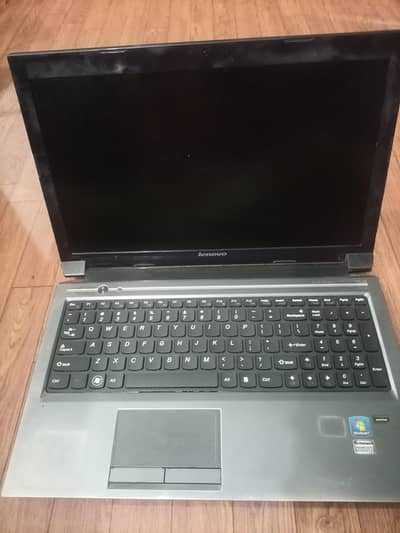 Lenovo IdeaPad V570, i5 2nd gen, 4gb ram, 320 hard