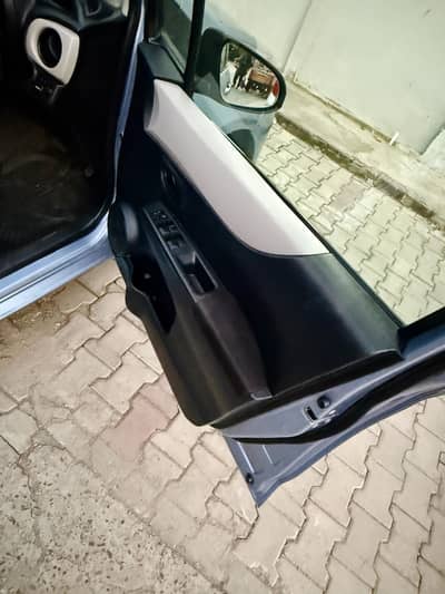 Toyota  vitz 2011 registered in 2014
