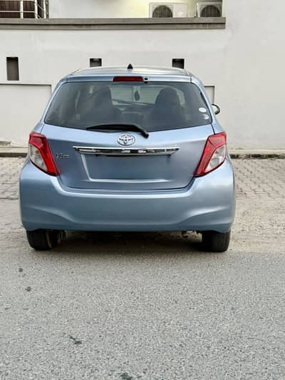 Toyota  vitz 2011 registered in 2014 1000 cc