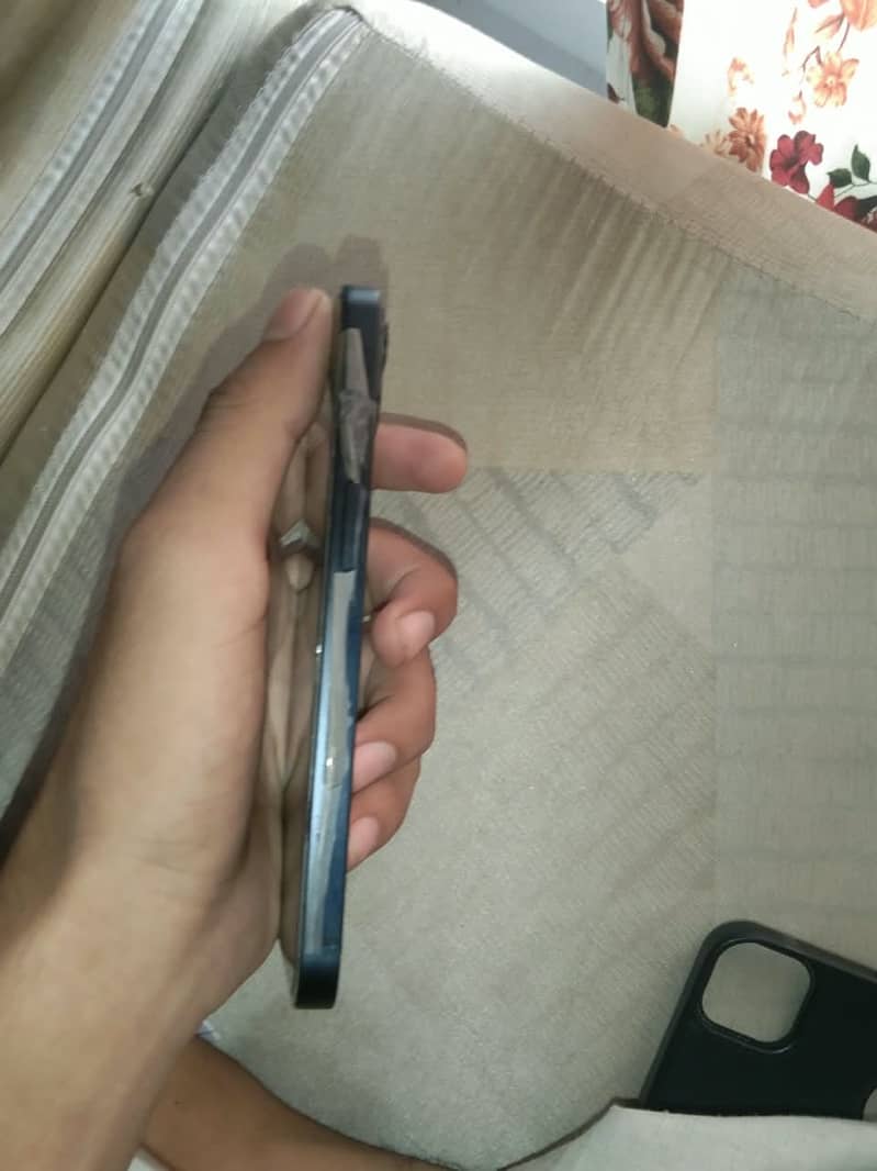 Apple iPhone 13 3