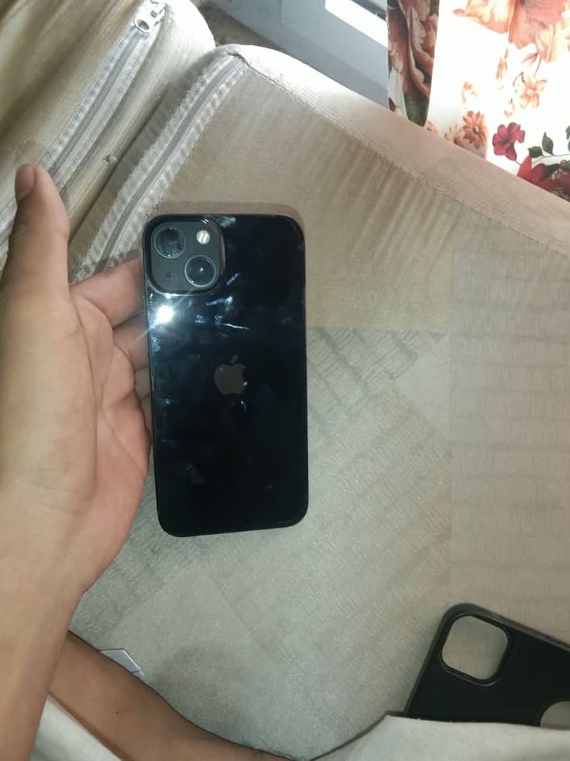 Apple iPhone 13 5