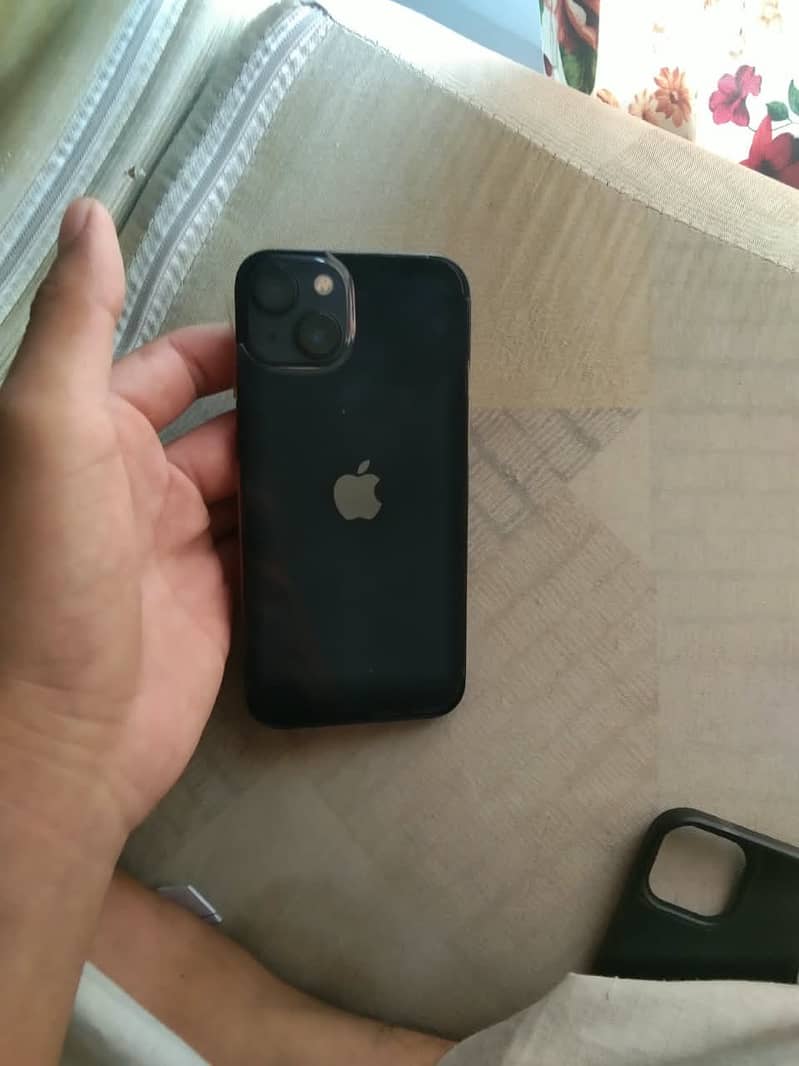 Apple iPhone 13 6