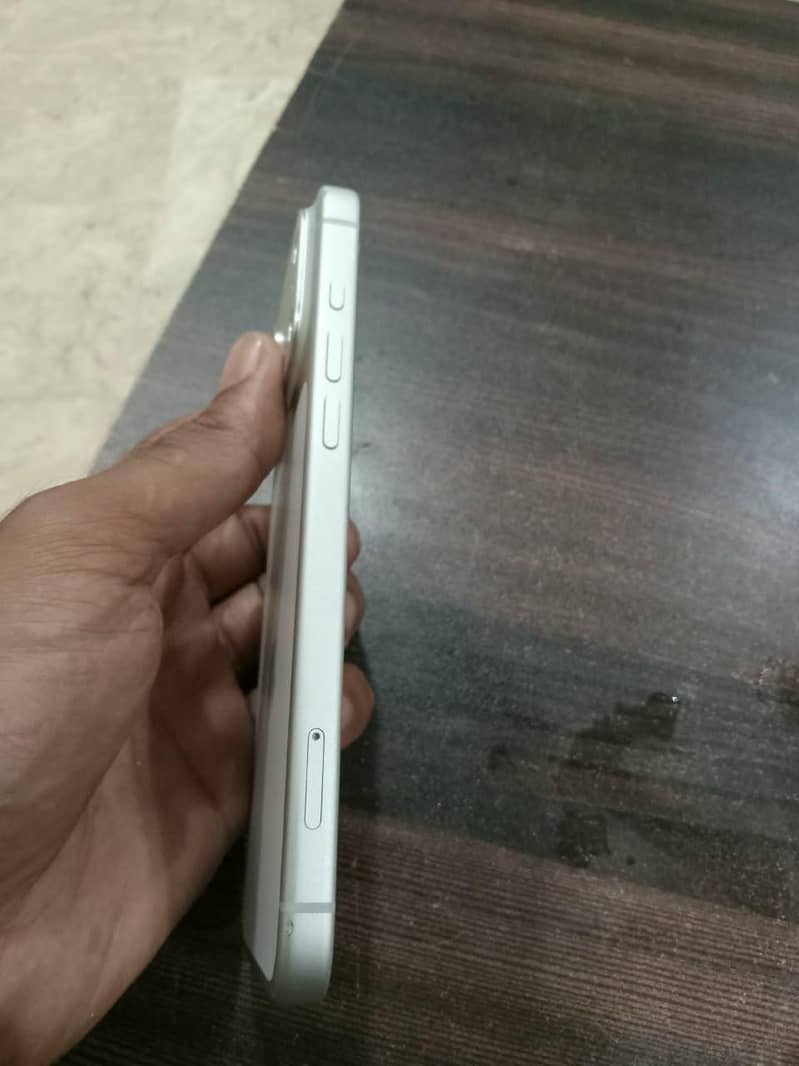 Apple iPhone 17 Pro Max 3