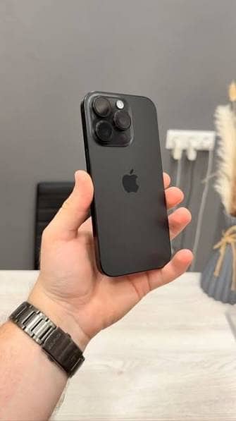Apple iPhone 16 Pro Max 256GB – Black Titanium