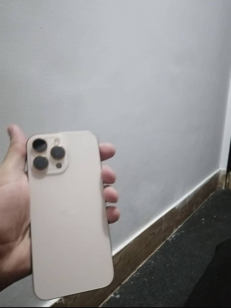 Iphone 16 pro max 1