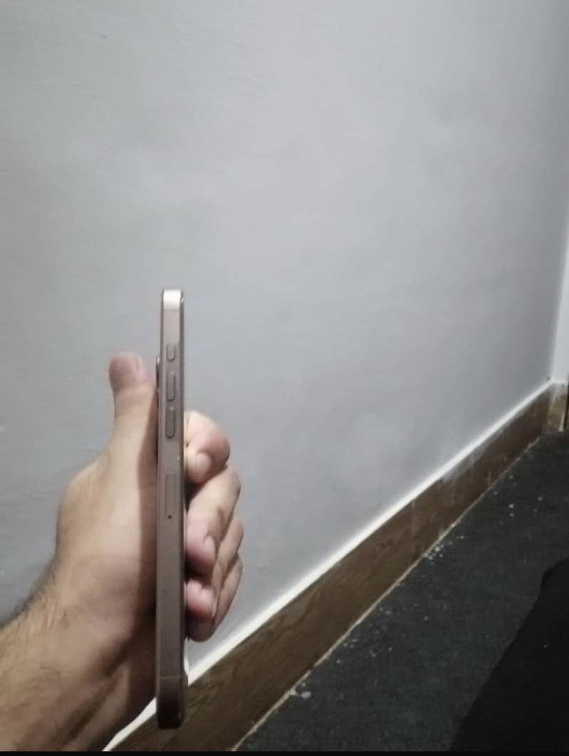 Iphone 16 pro max 3