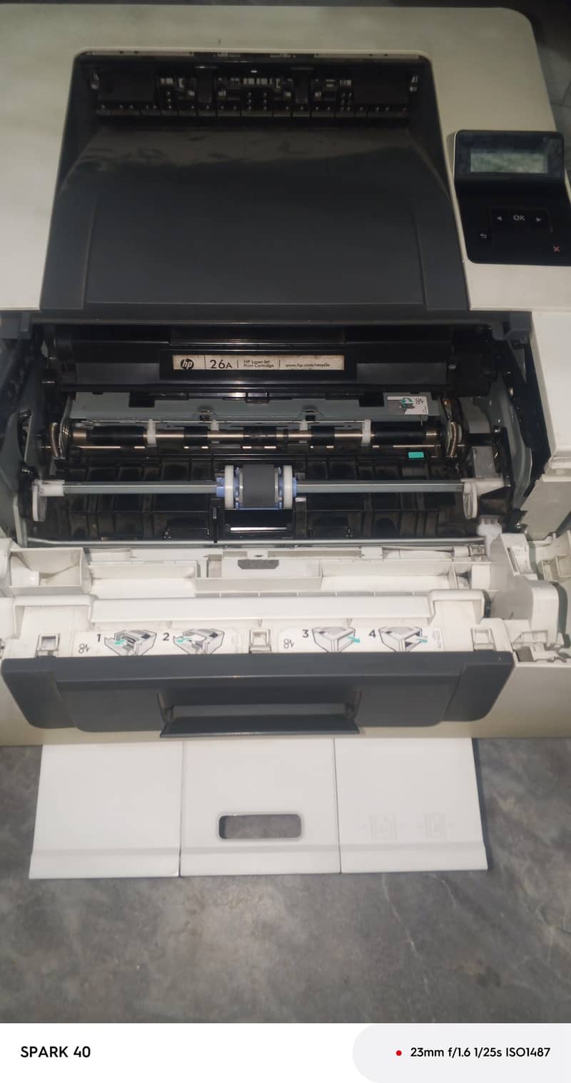 HP402 printer 2