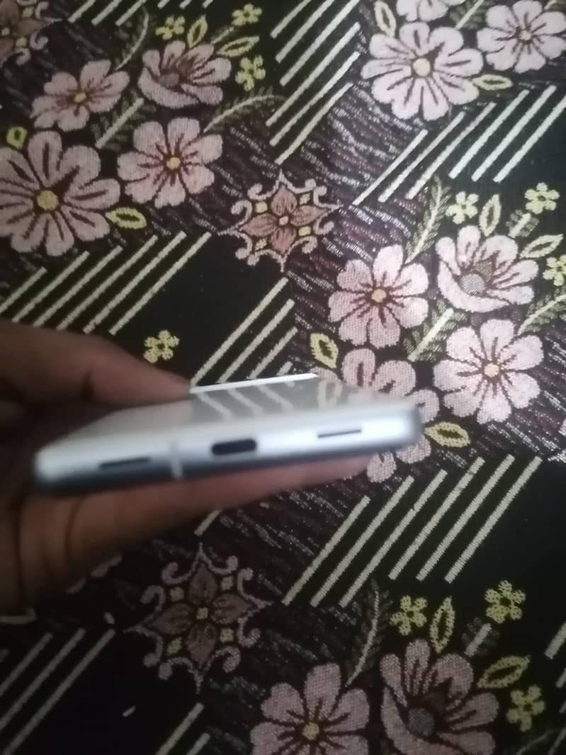 Google Pixel 7a 2