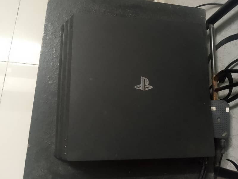 Ps4 pro jailbreak u. k version with box 1