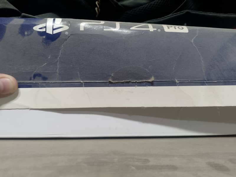 Ps4 pro jailbreak u. k version with box 2