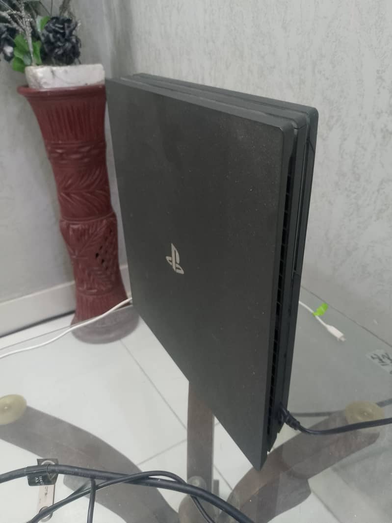 Ps4 pro jailbreak u. k version with box 3