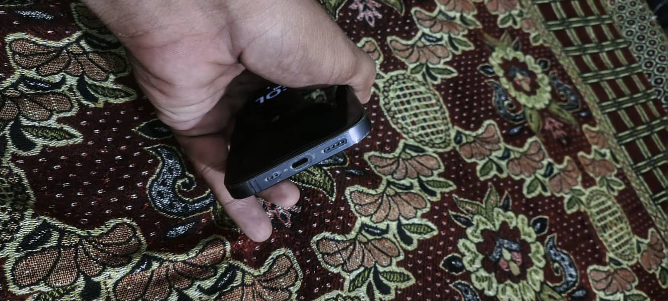 Apple iPhone 14 Pro 1