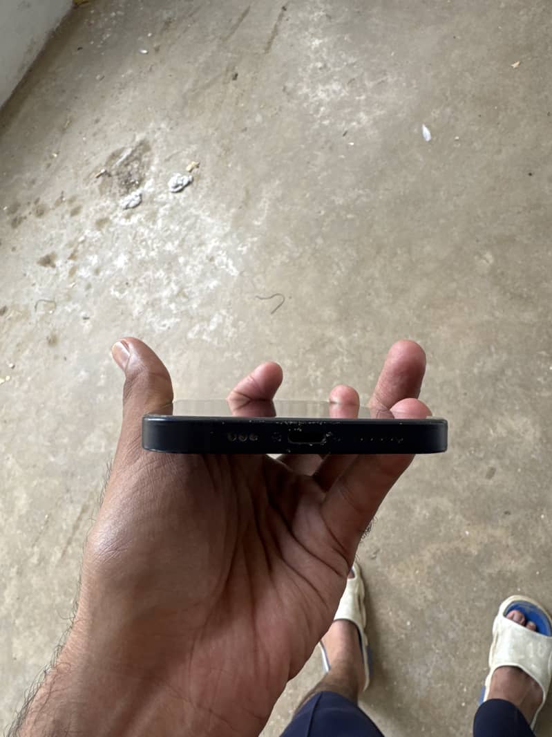 Apple iPhone 12 2