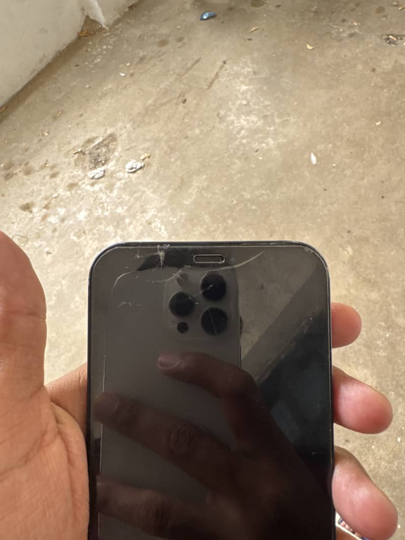 Apple iPhone 12 3
