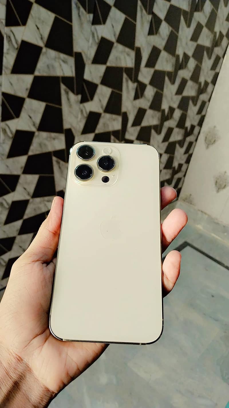 Apple iPhone 14 Pro Max 0